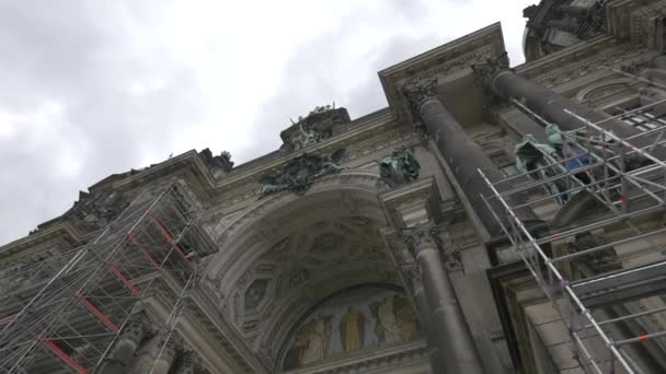 Berlin Katedrali Nin Cephesindeki Iskeleler — Stok video