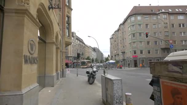 Trottoir Près Une Conjonction Rue — Video