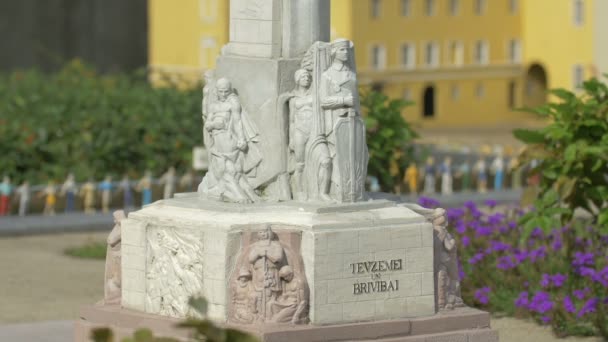 Närbild Miniatyr Monument Statyer — Stockvideo