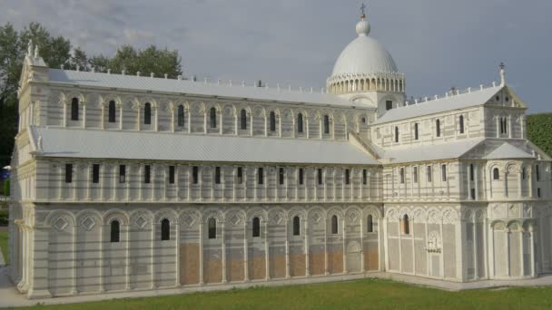 Uma Miniatura Uma Catedral Branca — Vídeo de Stock