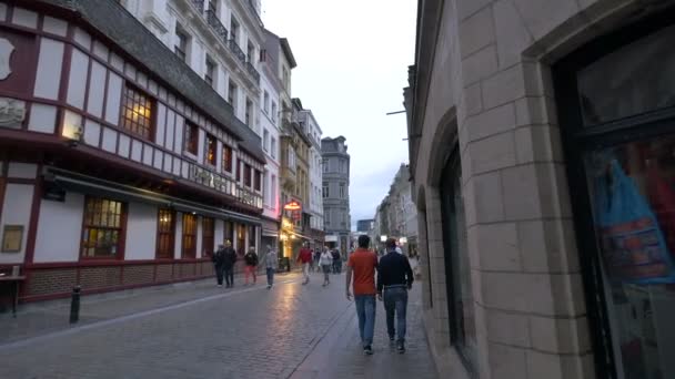 Bâtiments Sur Une Rue Pavée — Video