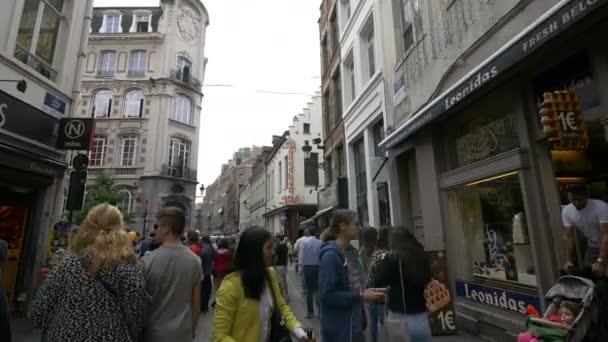 Une Rue Commerçante Bondée — Video