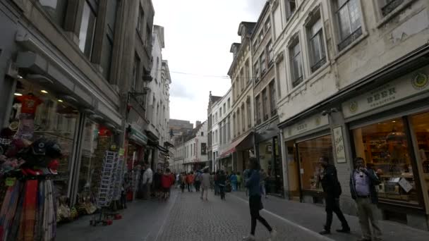 Pessoas Uma Rua Comercial — Vídeo de Stock