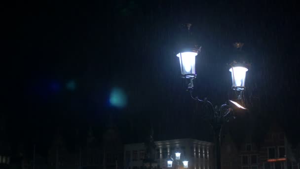Фонарный Столб Дождливую Ночь — стоковое видео