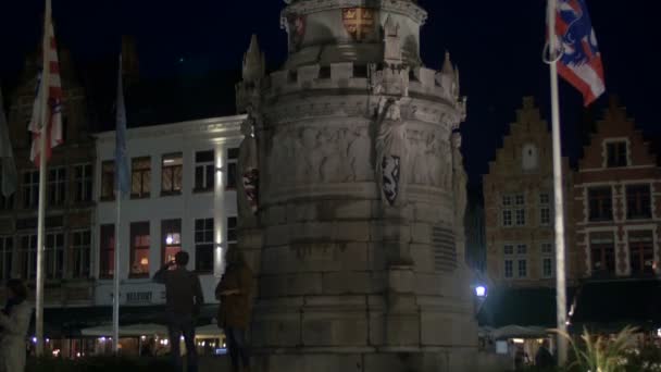 Standbeeld Van Jan Breydel Pieter Coninck Nachts — Stockvideo