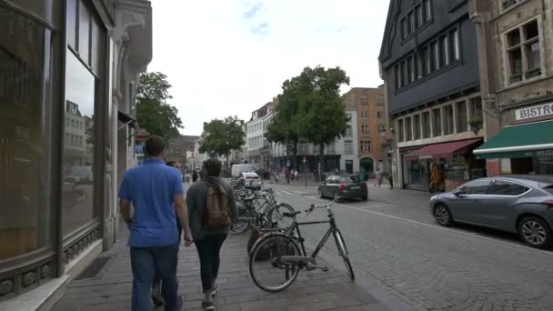 Bicicletas Estacionadas Vlamingstraat Bruges — Vídeo de Stock