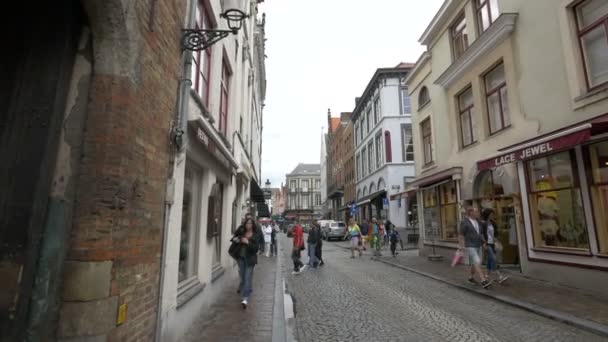 Πλήθος Στη Philipstockstraat Στη Bruges — Αρχείο Βίντεο