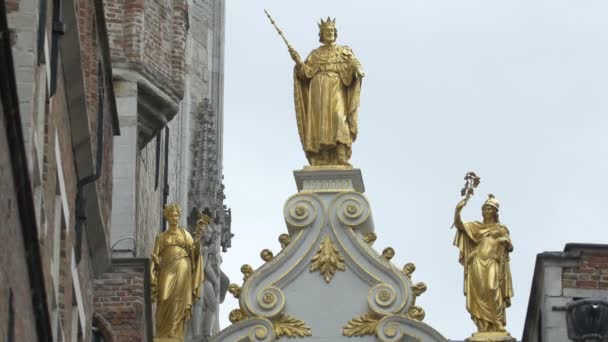 Vergoldete Statuen Palast Der Freiheit — Stockvideo