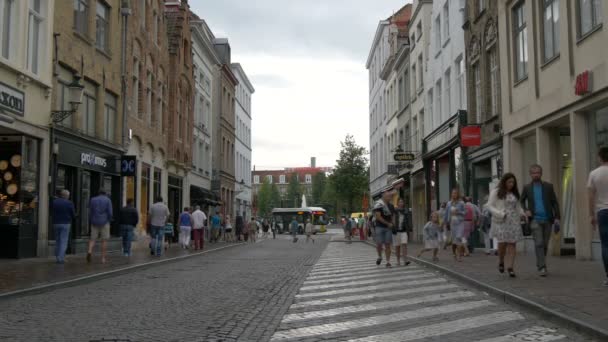 Pessoas Zuidzandstraat Bruges — Vídeo de Stock