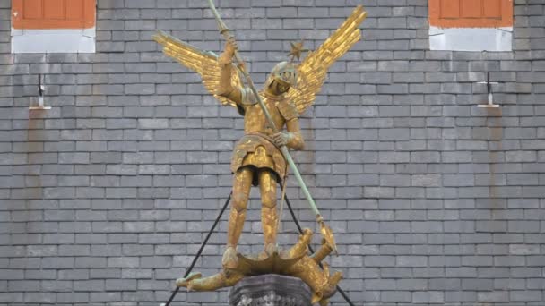 Statue Dorée Soldat Avec Aile — Video