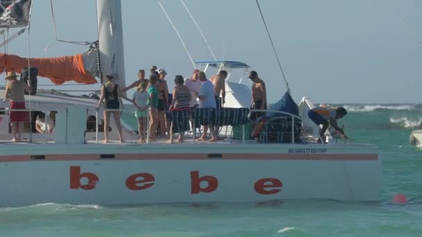 Pessoas Convés Barcos Bebe — Vídeo de Stock