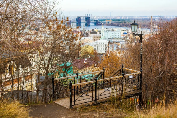 Vista de la ciudad desde la colina — Foto de Stock