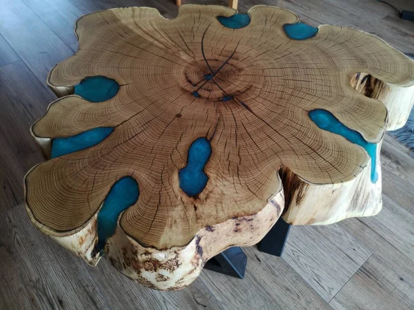 150 yıllık ahşap ve mavi epoksi