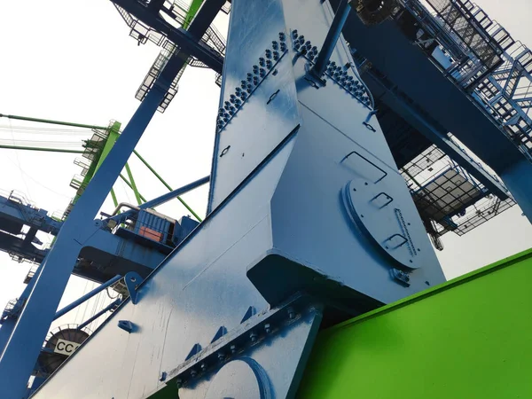 Quay Gantry Crane Statek Żurawia Brzegowego Sts Podwórku Portu Sorong — Zdjęcie stockowe