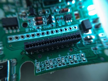 Bir konsol oyununun joystick içerisindeki bileşenleri