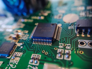 Bir konsol oyununun joystick içerisindeki bileşenleri