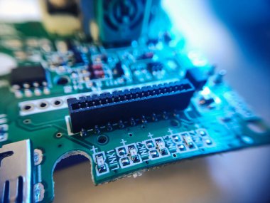 Bir konsol oyununun joystick içerisindeki bileşenleri