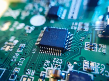 Bir konsol oyununun joystick içerisindeki bileşenleri