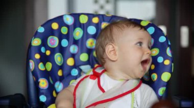 çocuk çocuk koltuğu öğle yemeği zamanında