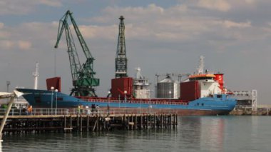 Harbor endüstriyel gemi