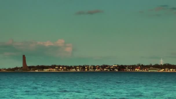 Laboe kustlijn bij zonsondergang — Stockvideo