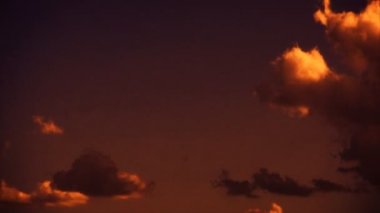 bulutlar gökyüzü üzerinde taşıma