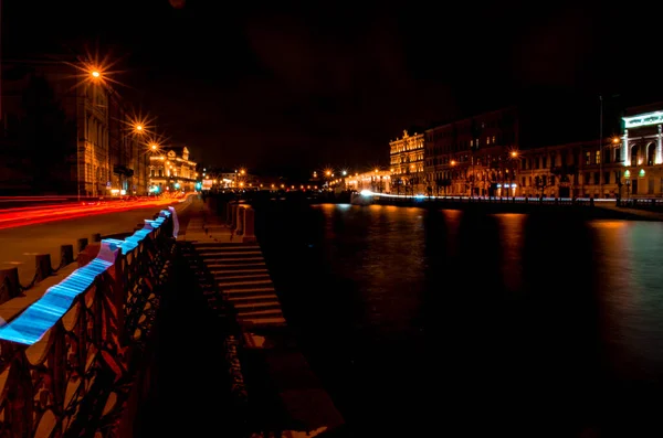 Embankment Night Line Light Long Exposure Photo — Stock Photo, Image