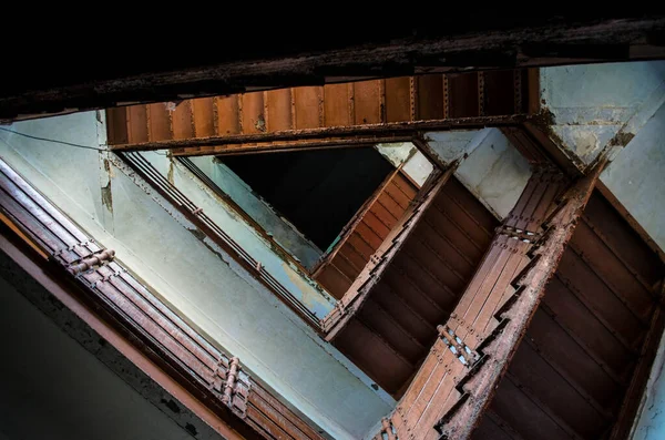 Vieil Escalier Colimaçon Bon État Intérieur — Photo