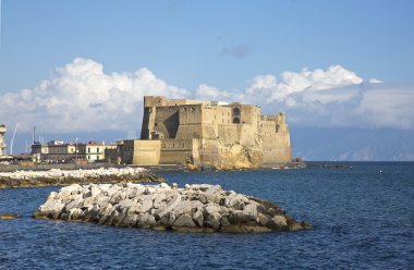 Castel dell'Ovo görünümünü