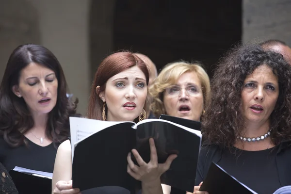 Female Choir singers — Stock Photo, Image