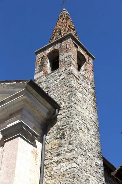 チヴィダーレ ・ デル ・ フリウーリ、イタリアに尖塔 — ストック写真