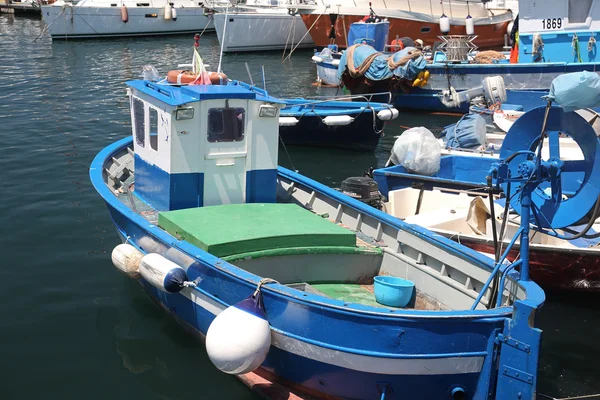 Blue fishing boat — Stock Photo, Image