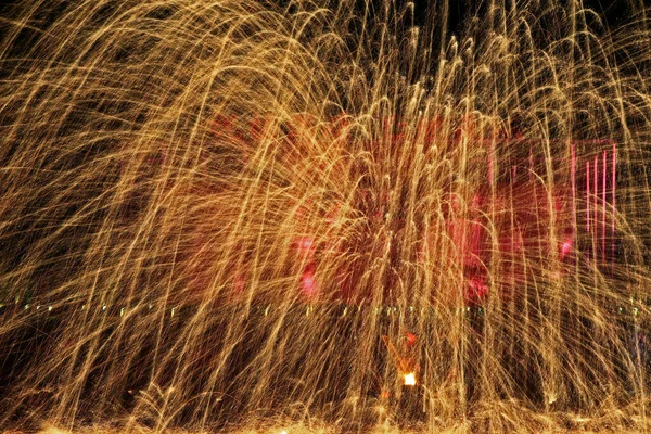 熔融钢的火花 — 图库照片