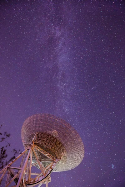 Radiotelescopios Vía Láctea Por Noche — Foto de Stock