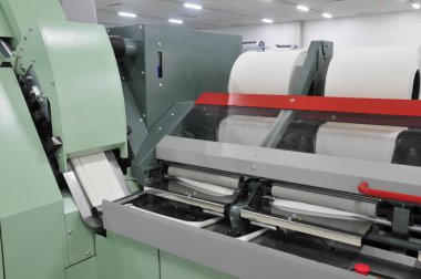 Örgü üretim hattı fabrikasında pamuk grubu 