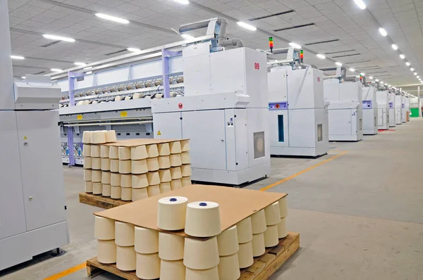 Grupa Bawełniana Fabryce Przędzenia Linii Produkcyjnych — Zdjęcie stockowe