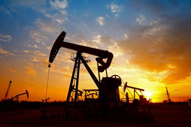 Petrol pompası, petrol endüstrisi ekipmanları