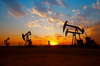 Petrol pompası, petrol endüstrisi ekipmanları