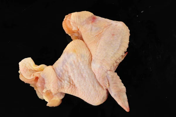 Kyckling Vingar Svart Bakgrund — Stockfoto