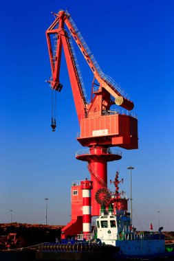 Liman vinci ekipmanları, deniz kenarında.