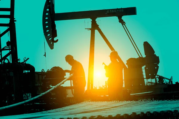 Los Trabajadores Petroleros Trabajo — Foto de Stock