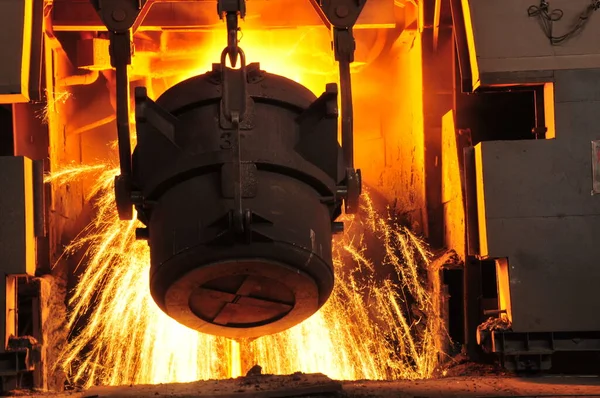 Metal eritme döküm, çelik fabrikasında