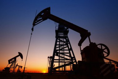 Petrol pompası, petrol endüstrisi ekipmanları