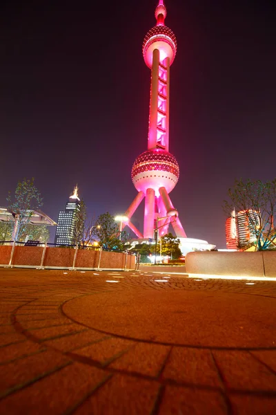 在中国上海陆家嘴金融中心过夜 — 图库照片