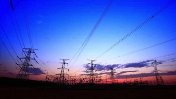 Elektrische Toren Bij Zonsondergang Het Verstrijken Van Tijd — Stockvideo