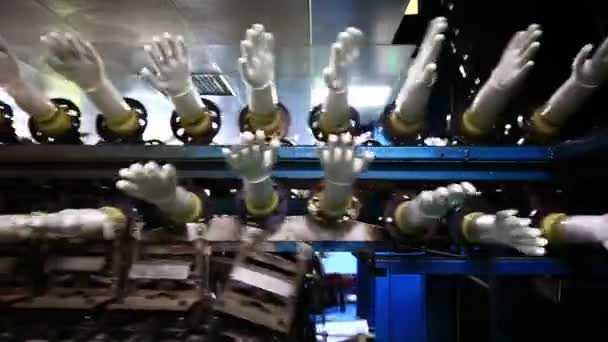 Εργοστάσιο Παραγωγής Γαντιών Και Περιστρεφόμενα Μηχανήματα — Αρχείο Βίντεο