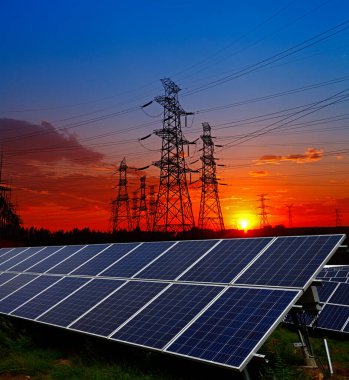 Güneş panelleri ve pilonlar, yeşil çevre koruması