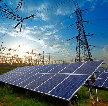 Güneş panelleri ve pilonlar, yeşil çevre koruması