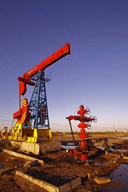 Petrol pompası, petrol endüstrisi ekipmanları