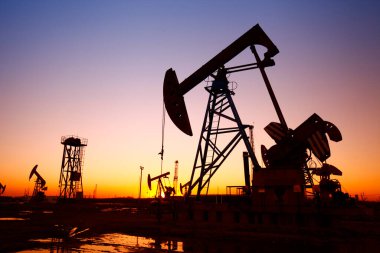 Petrol pompası, petrol endüstrisi ekipmanları